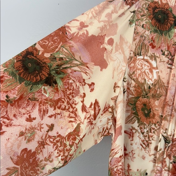 Rose + Olive Peach and Cream Floral Relaxed Tunic with 3/4 Sleeves Size 1X - Picture 4 of 8